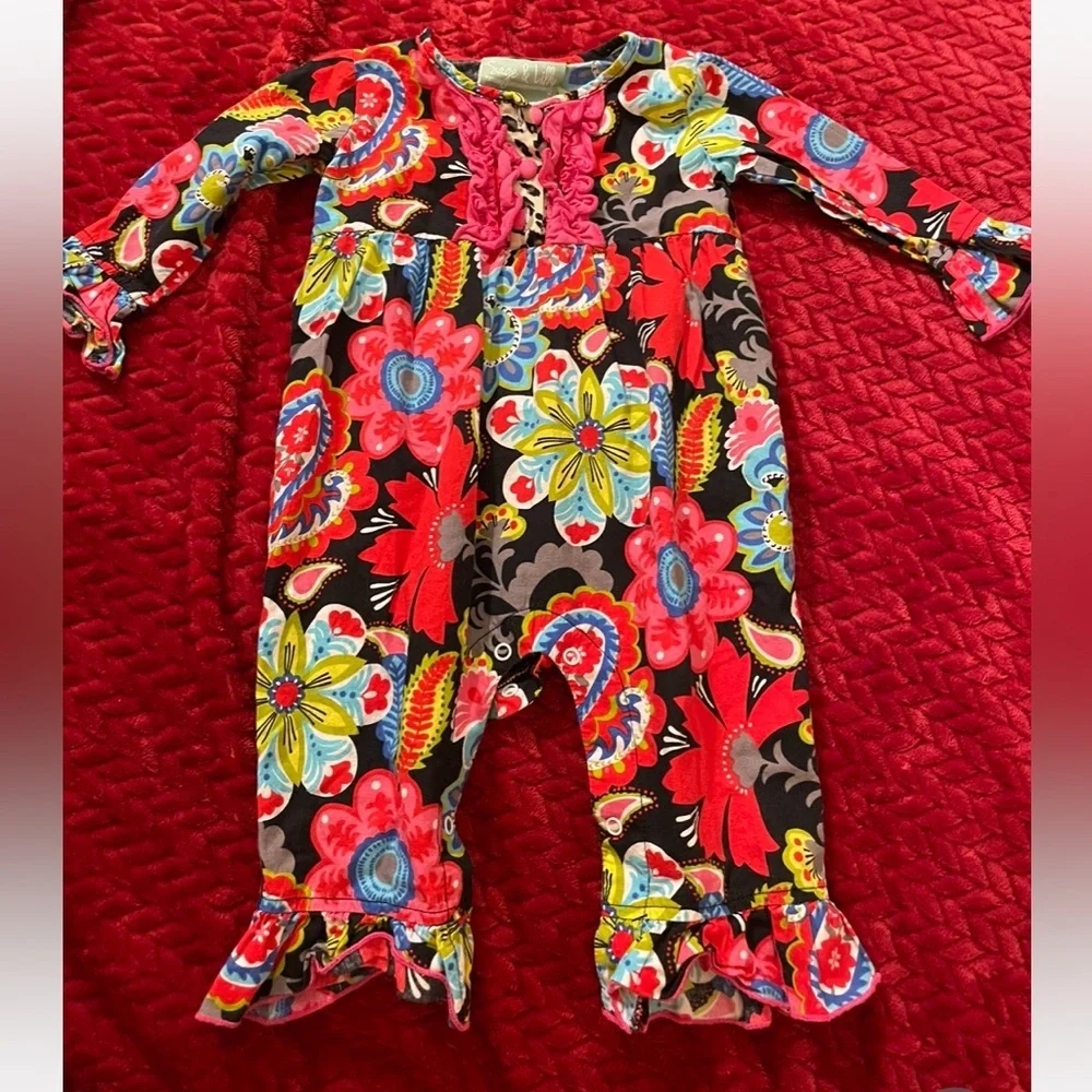 NWOT Baby Girl Boutique Ruffled Floral Pattern Outfit
